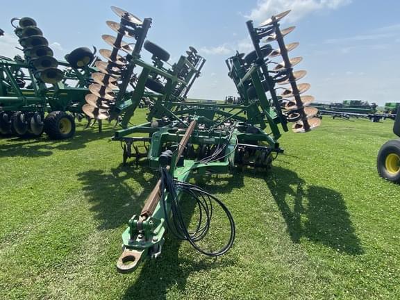Image of John Deere 2720 equipment image 2