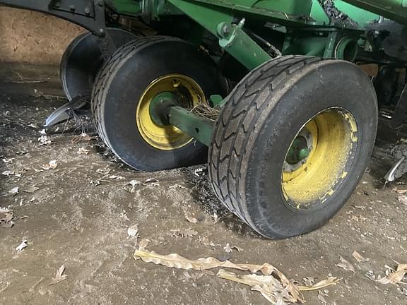 Image of John Deere 2720 equipment image 4