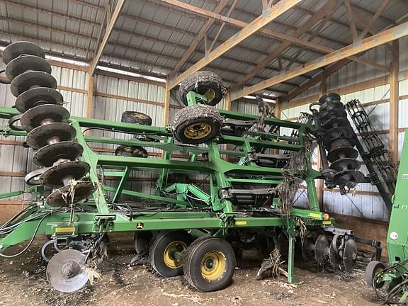Image of John Deere 2720 Primary image