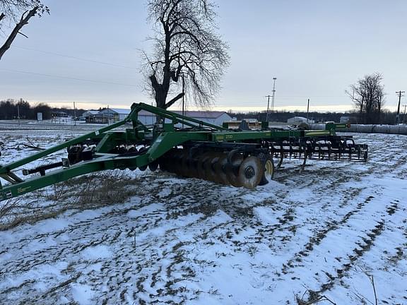 Image of John Deere 2720 equipment image 1