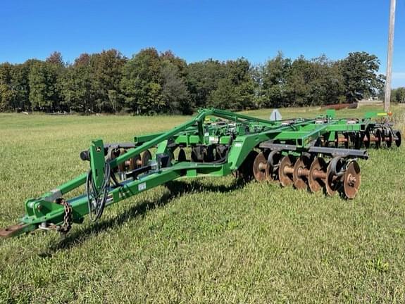 Image of John Deere 2720 equipment image 1