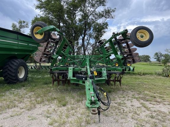 Main image John Deere 2720