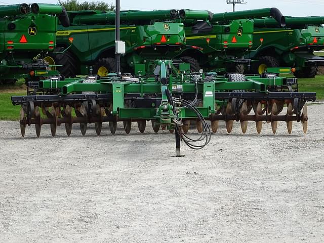 Image of John Deere 2720 equipment image 2