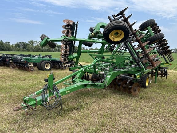 Image of John Deere 2720 equipment image 1