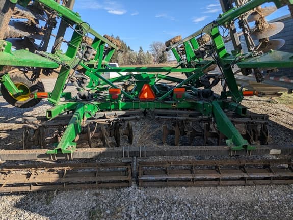 Image of John Deere 2720 equipment image 1