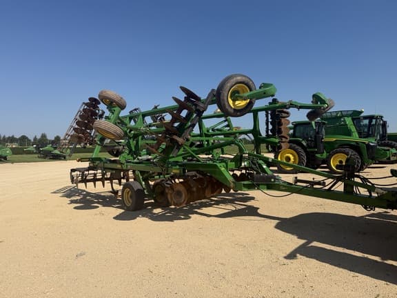 Image of John Deere 2720 equipment image 1