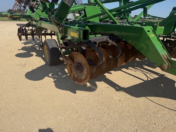 Image of John Deere 2720 equipment image 2