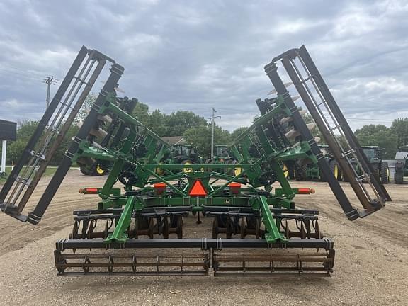 Image of John Deere 2720 equipment image 2