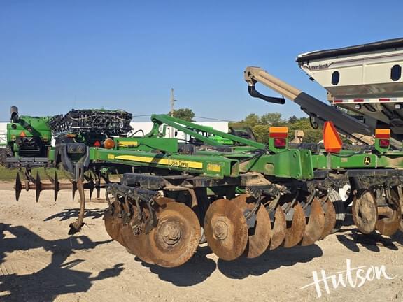 Image of John Deere 2720 equipment image 3