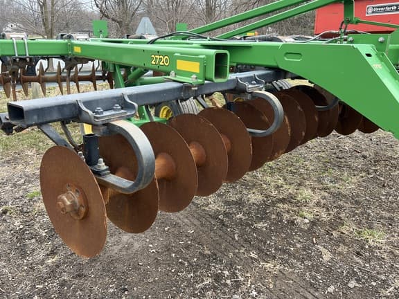 Image of John Deere 2720 equipment image 3