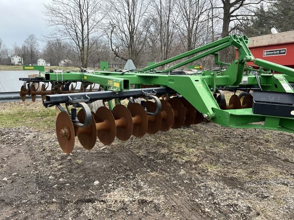 Image of John Deere 2720 equipment image 2