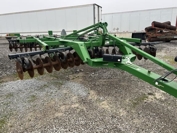 Image of John Deere 2720 equipment image 1