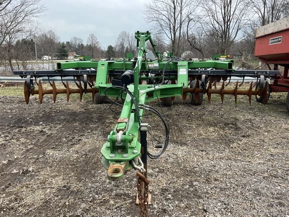 Image of John Deere 2720 equipment image 1