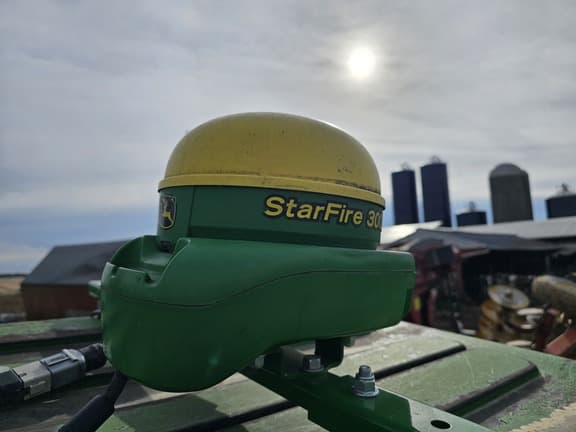 Image of John Deere StarFire 3000 Image 0