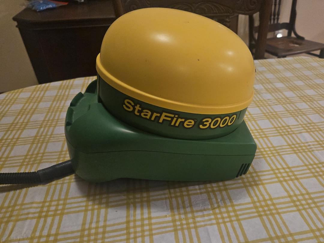 Image of John Deere StarFire 3000 Primary image