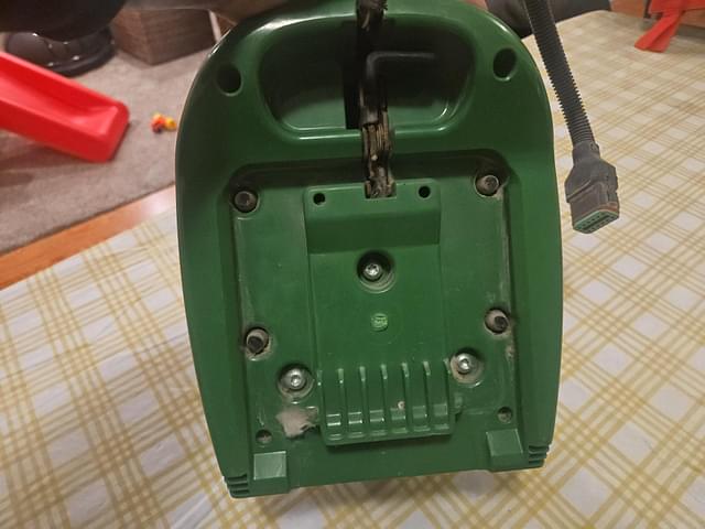 Image of John Deere StarFire 3000 equipment image 4