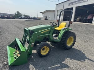 2013 John Deere 3032E Image