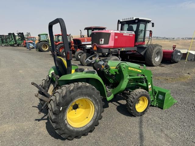 Image of John Deere 3032E equipment image 3