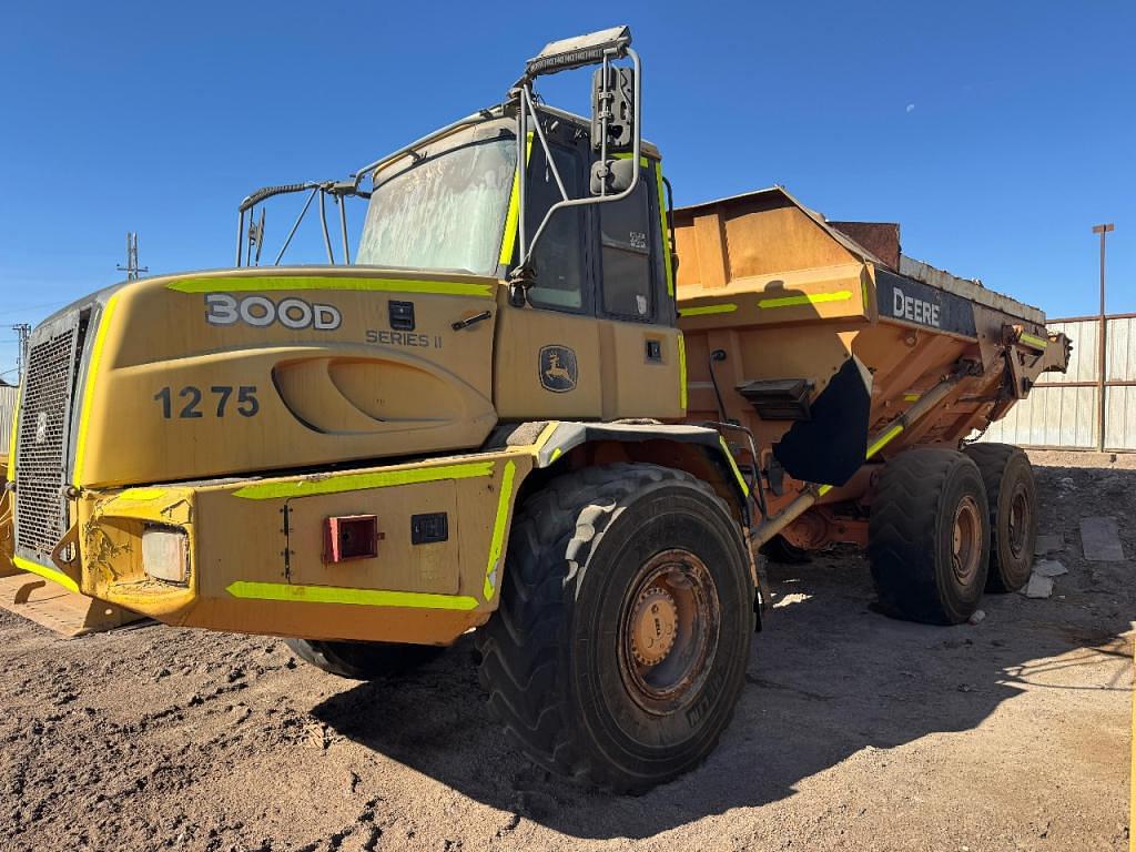 Image of John Deere 300D Primary image