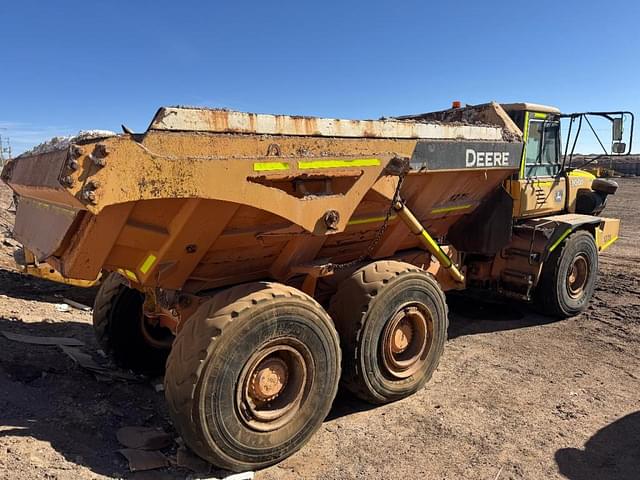 Image of John Deere 300D equipment image 2