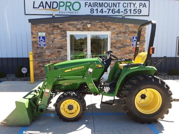 Main image John Deere 3032E