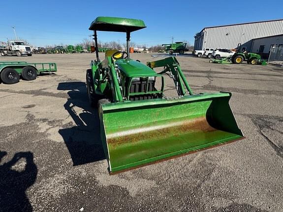 Image of John Deere 3032E equipment image 2