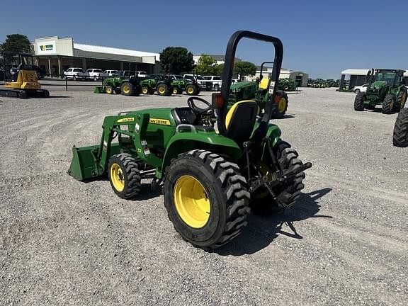 Image of John Deere 3032E equipment image 2