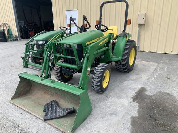 2013 John Deere 3032E Equipment Image0