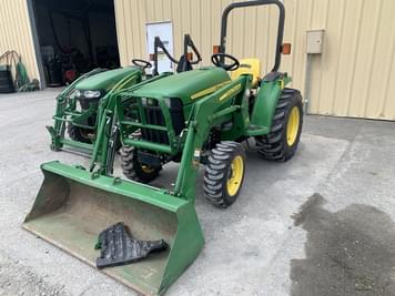 Main image John Deere 3032E