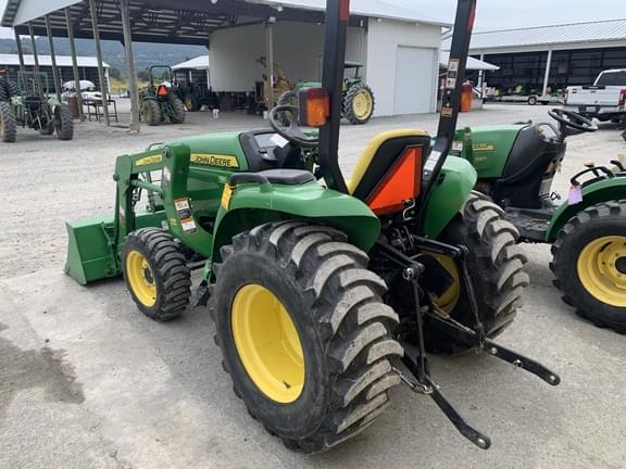 Image of John Deere 3032E equipment image 2
