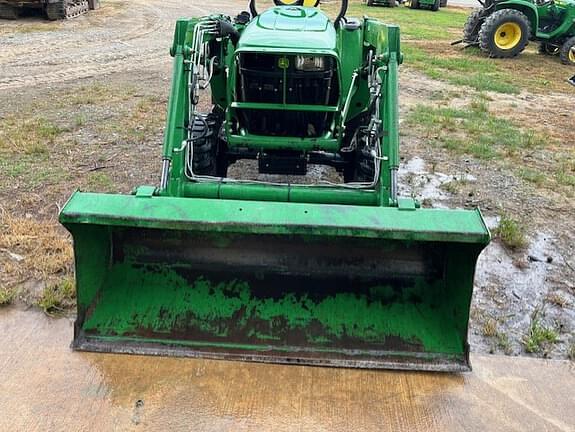 Image of John Deere 3032E equipment image 4