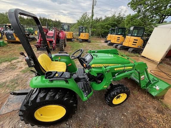 Image of John Deere 3032E equipment image 1