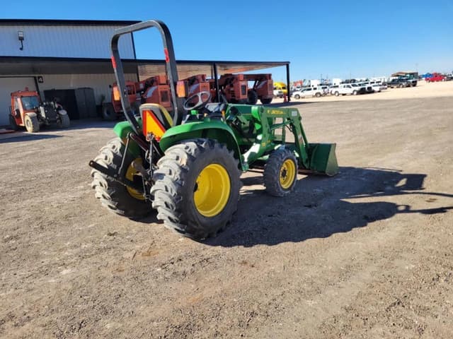 Image of John Deere 3032E equipment image 4