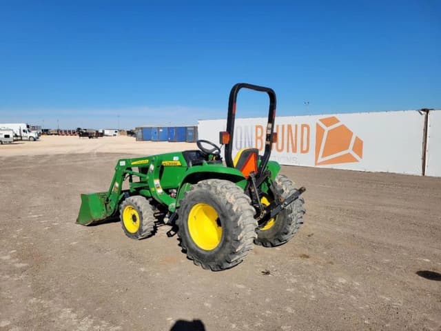 Image of John Deere 3032E equipment image 2