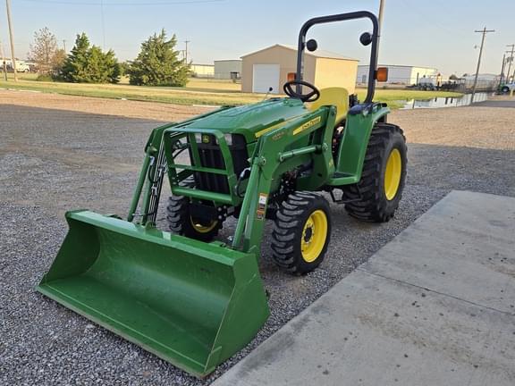 Image of John Deere 3038E equipment image 3