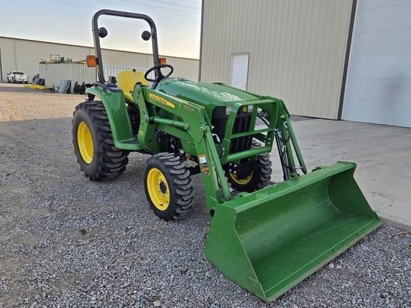 Image of John Deere 3038E equipment image 1