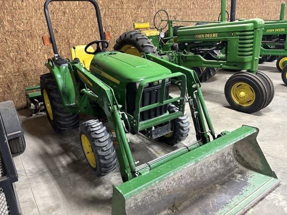 Image of John Deere 3038E equipment image 1