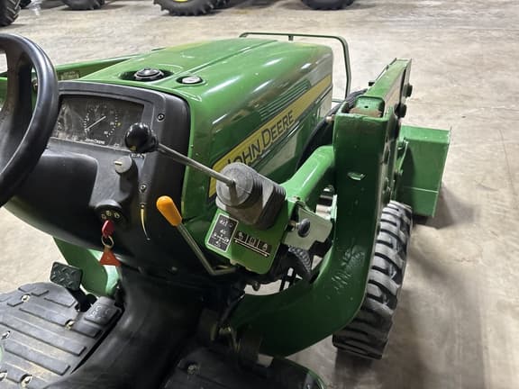 Image of John Deere 3038E equipment image 4