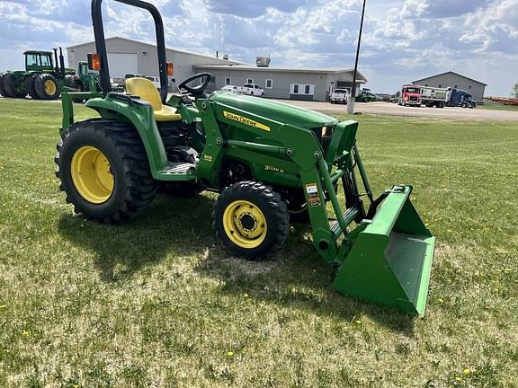 Image of John Deere 3038E equipment image 2