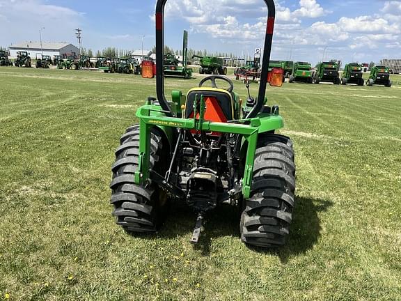 Image of John Deere 3038E equipment image 3