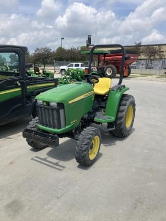 Main image John Deere 3038E