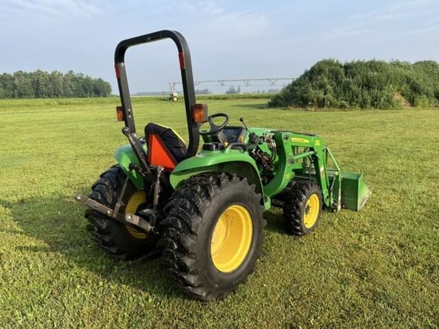 Image of John Deere 3038E equipment image 3