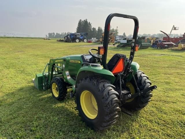 Image of John Deere 3038E equipment image 2