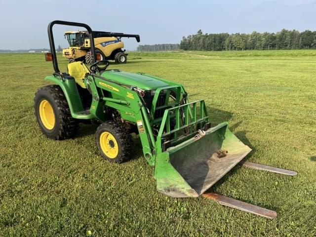 Image of John Deere 3038E equipment image 1