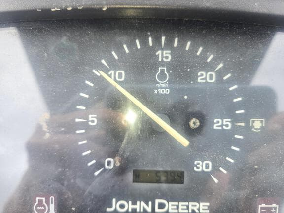 Image of John Deere 3038E equipment image 4