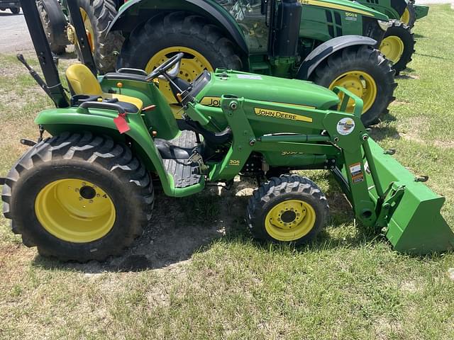 Image of John Deere 3038E equipment image 1