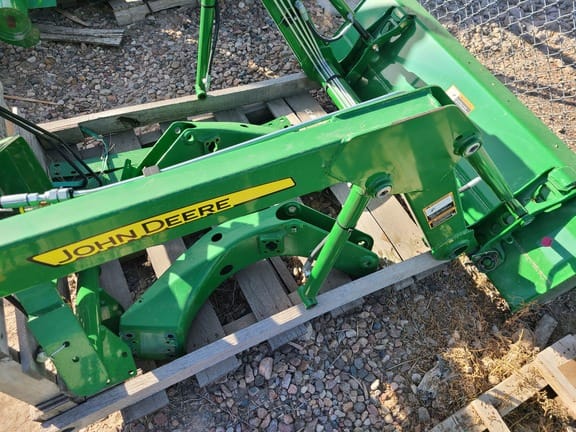 Main image John Deere 305