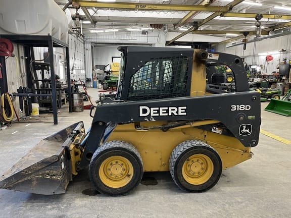 2013 John Deere 318D Equipment Image0