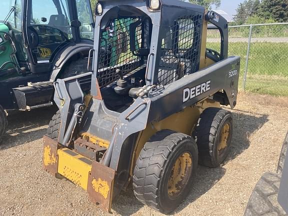 Image of John Deere 320D equipment image 2