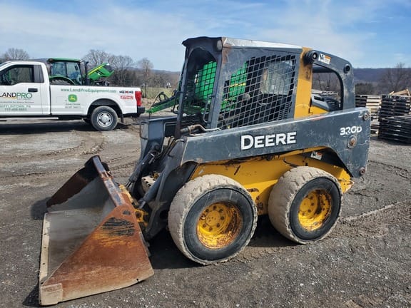 Main image John Deere 320D